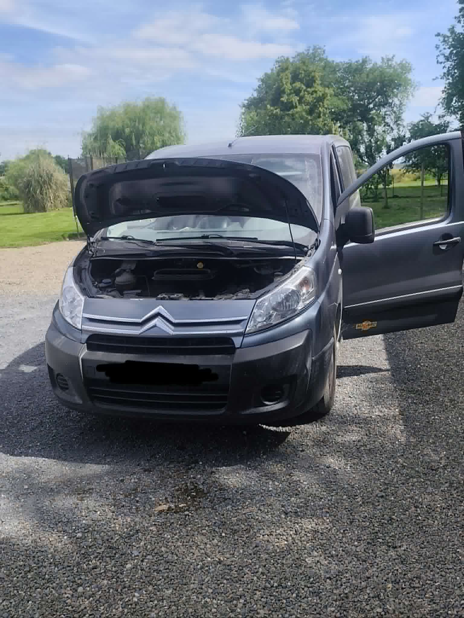 Avant — Citroën Jumpy 2011 2.0 Hdi 120 cv